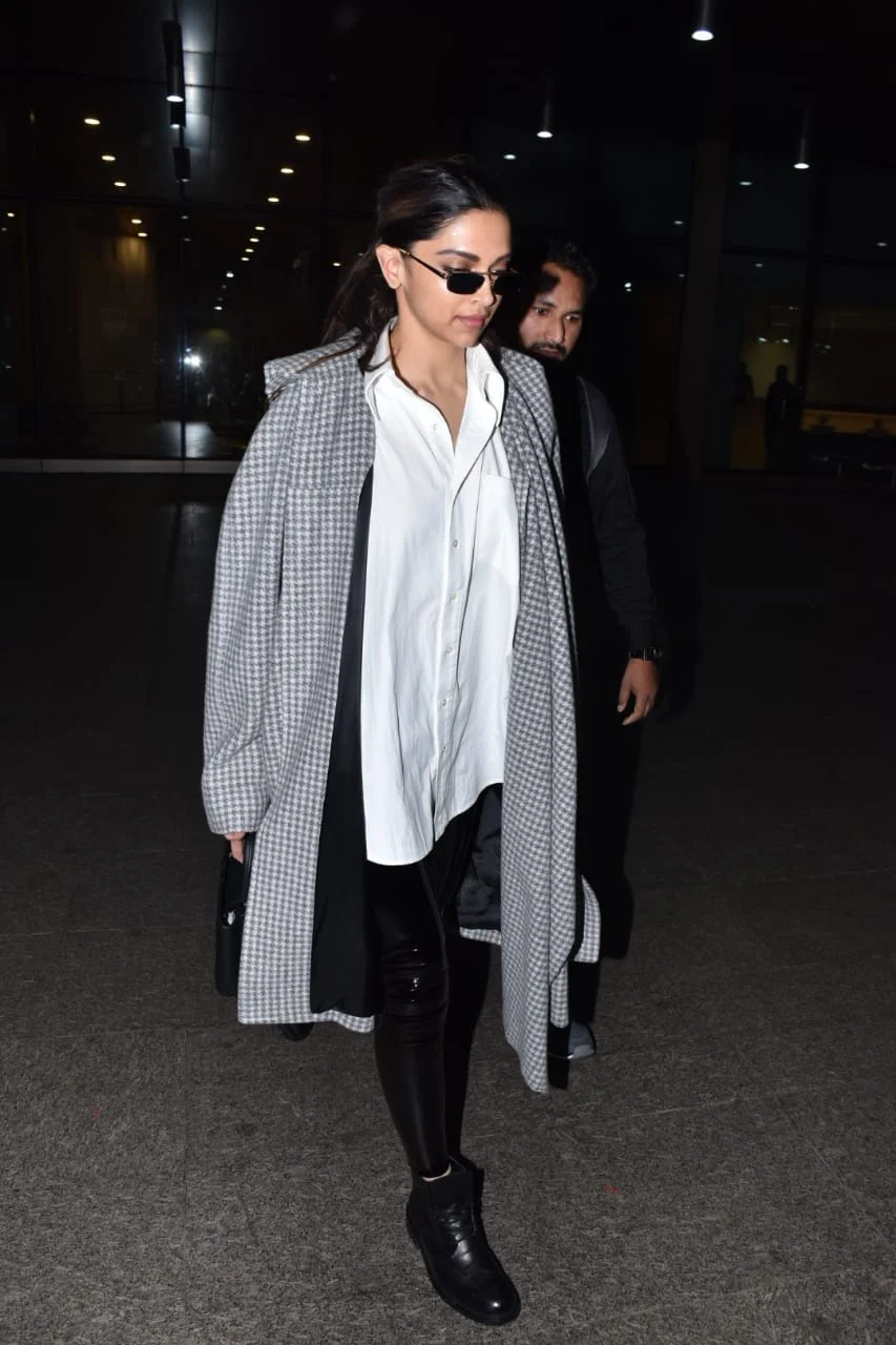Deepika Padukone at Mumbai airport