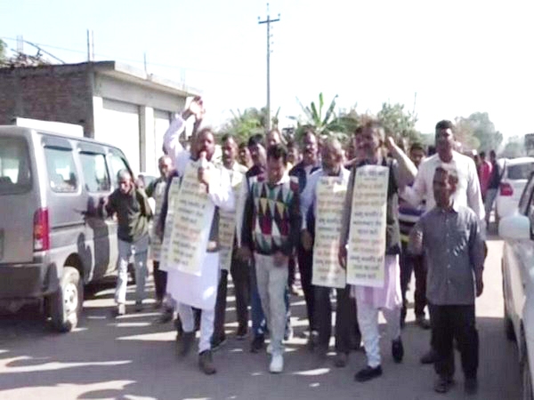 Jammu-Kashmir: Farmers take out 10-km long march to highlight Border issues 