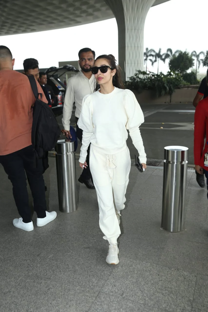 Karisma Kapoor or Malaika Arora – who wore the worst outfits at the airport?