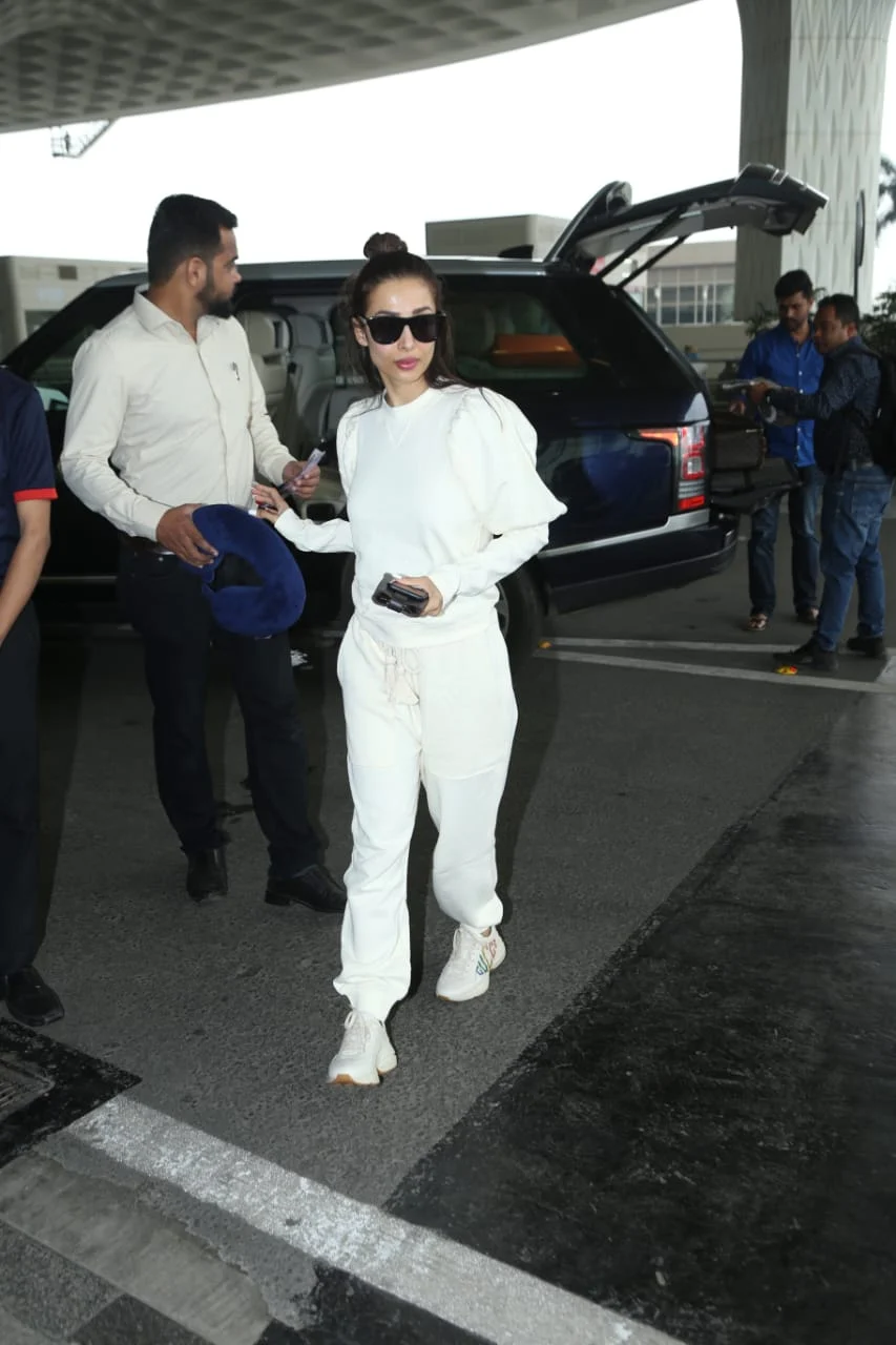 Karisma Kapoor or Malaika Arora – who wore the worst outfits at the airport?