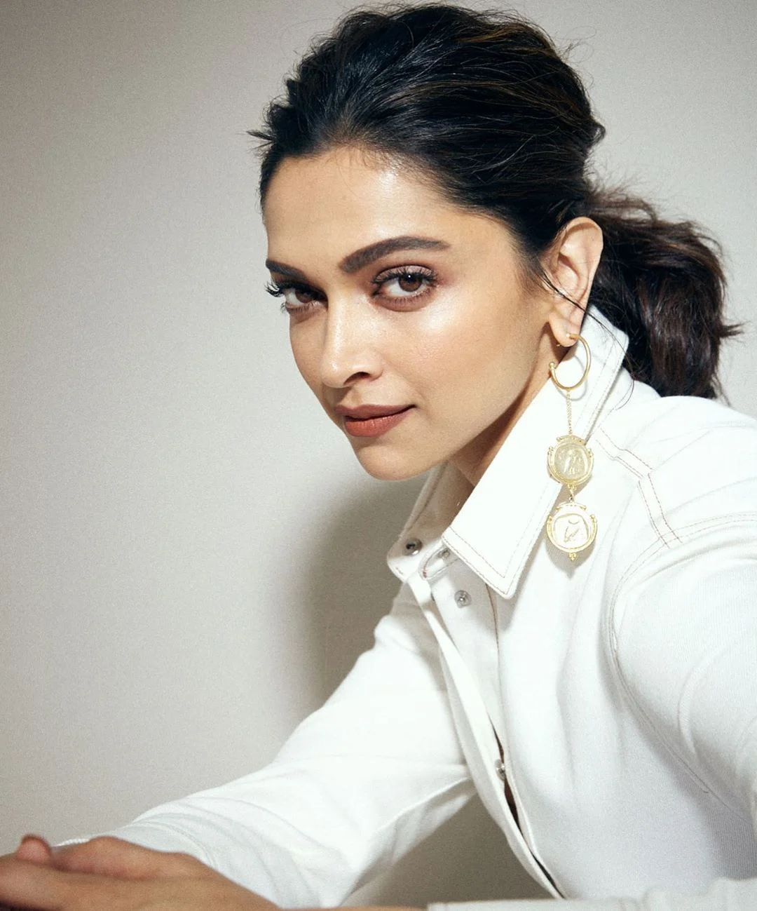 Paisa hi paisa hoga: Deepika Padukone's super expensive earrings are made out of coins