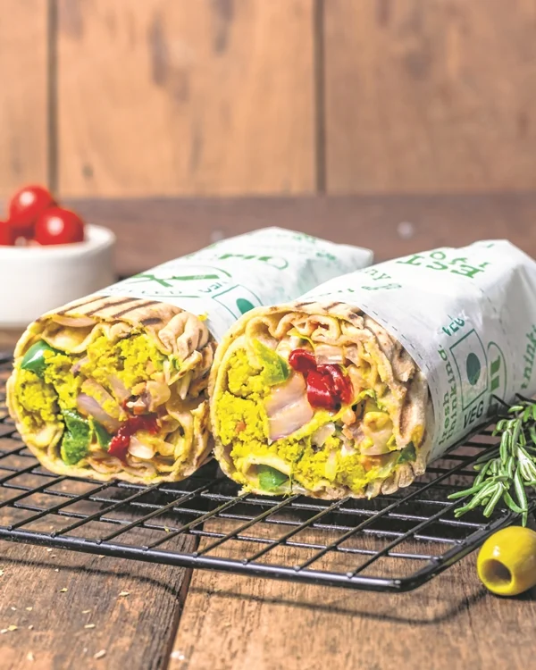 Restaurant Reviews: Fit for a queen
