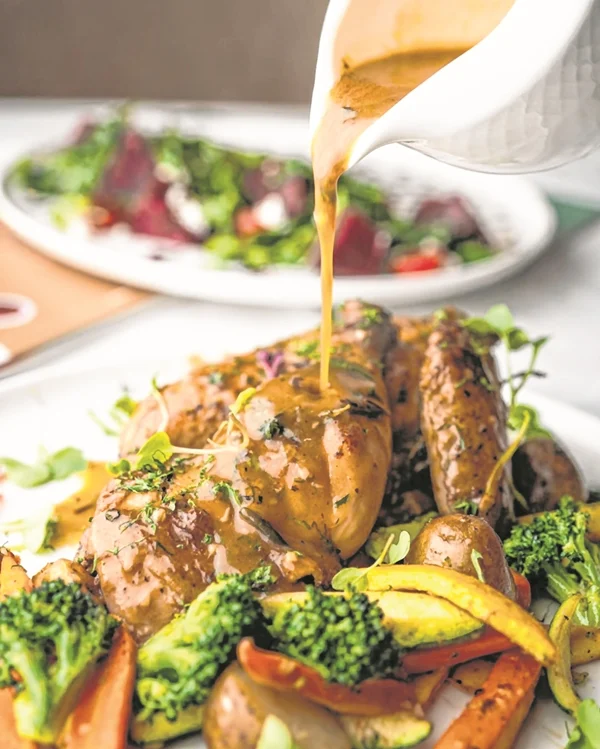 Restaurant Reviews: Fit for a queen