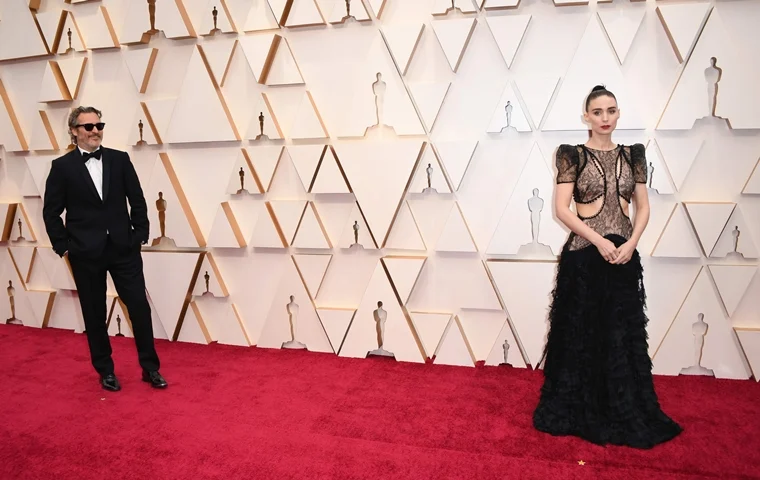 Oscars 2020: Joaquin Phoenix can't get enough of his ladylove Rooney Mara