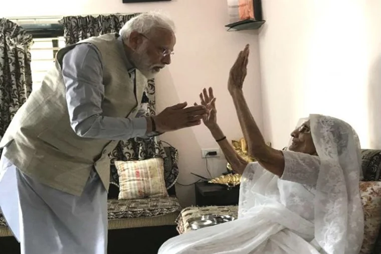 Delhi Elections 2020: Kejriwal takes a cue from Modi, seeks mother's blessing before casting vote