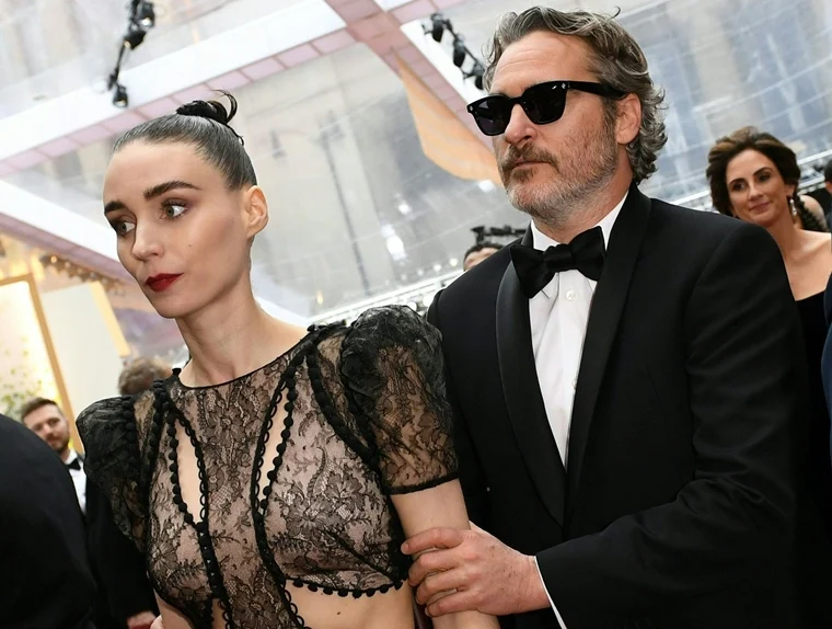 Oscars 2020: Joaquin Phoenix can't get enough of his ladylove Rooney Mara