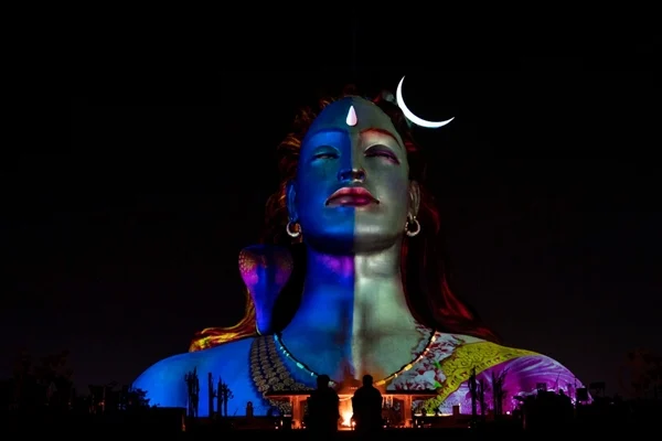 Maha Shivratri 2020: VP Venkaiah Naidu joins Sadhguru in celebrations at Isha Foundation