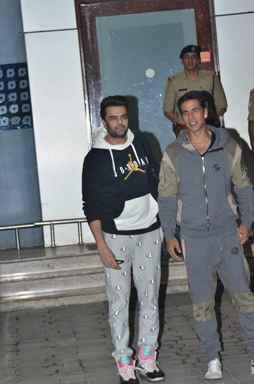 Manish Paul and Akshay Kumar