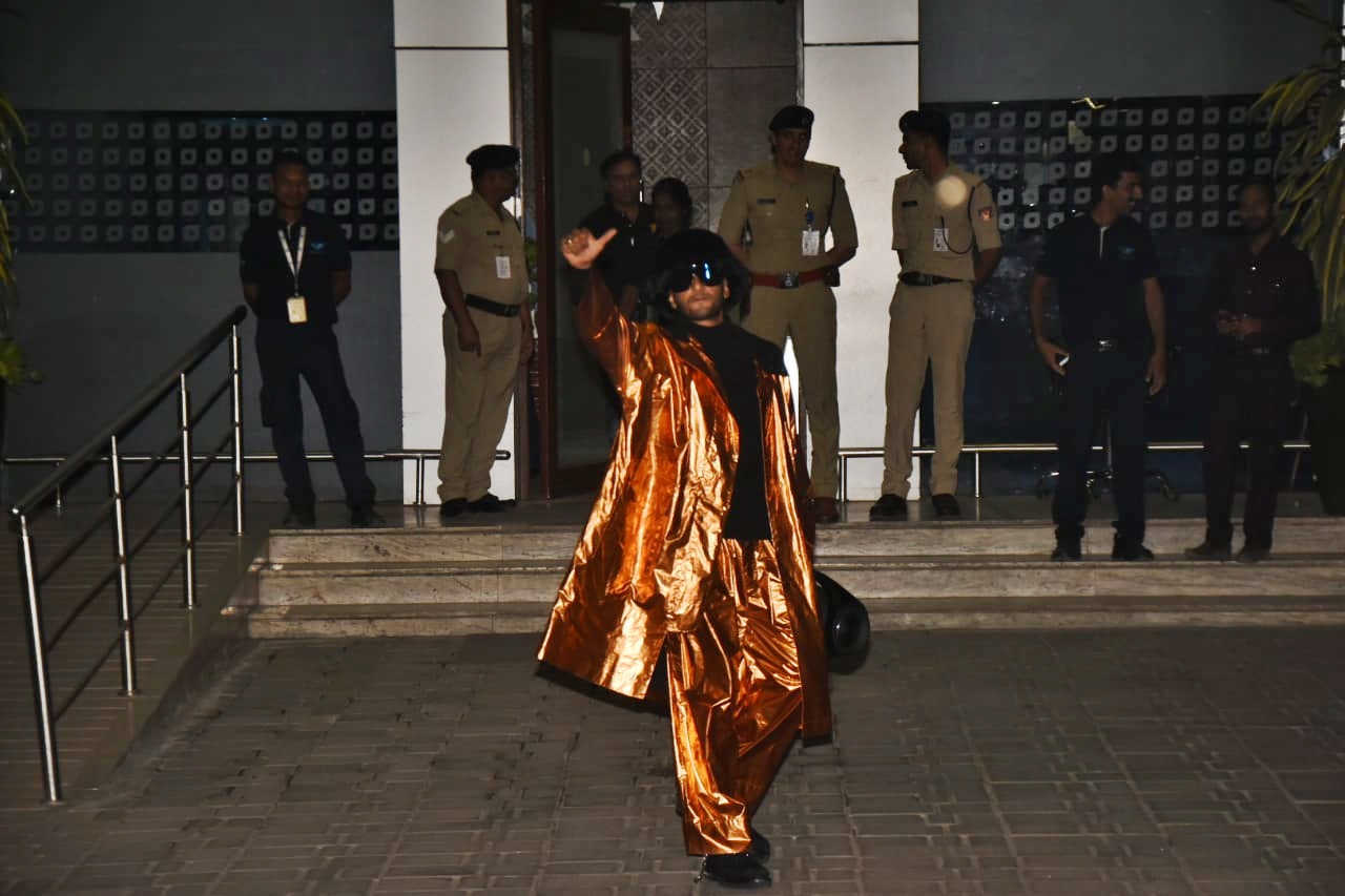 Ranveer Singh at the airport 