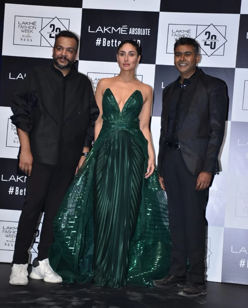 Kareena Kapoor gives a stunning closure to LFW 2020 in a bespoke emerald gown by Amit Aggarwal