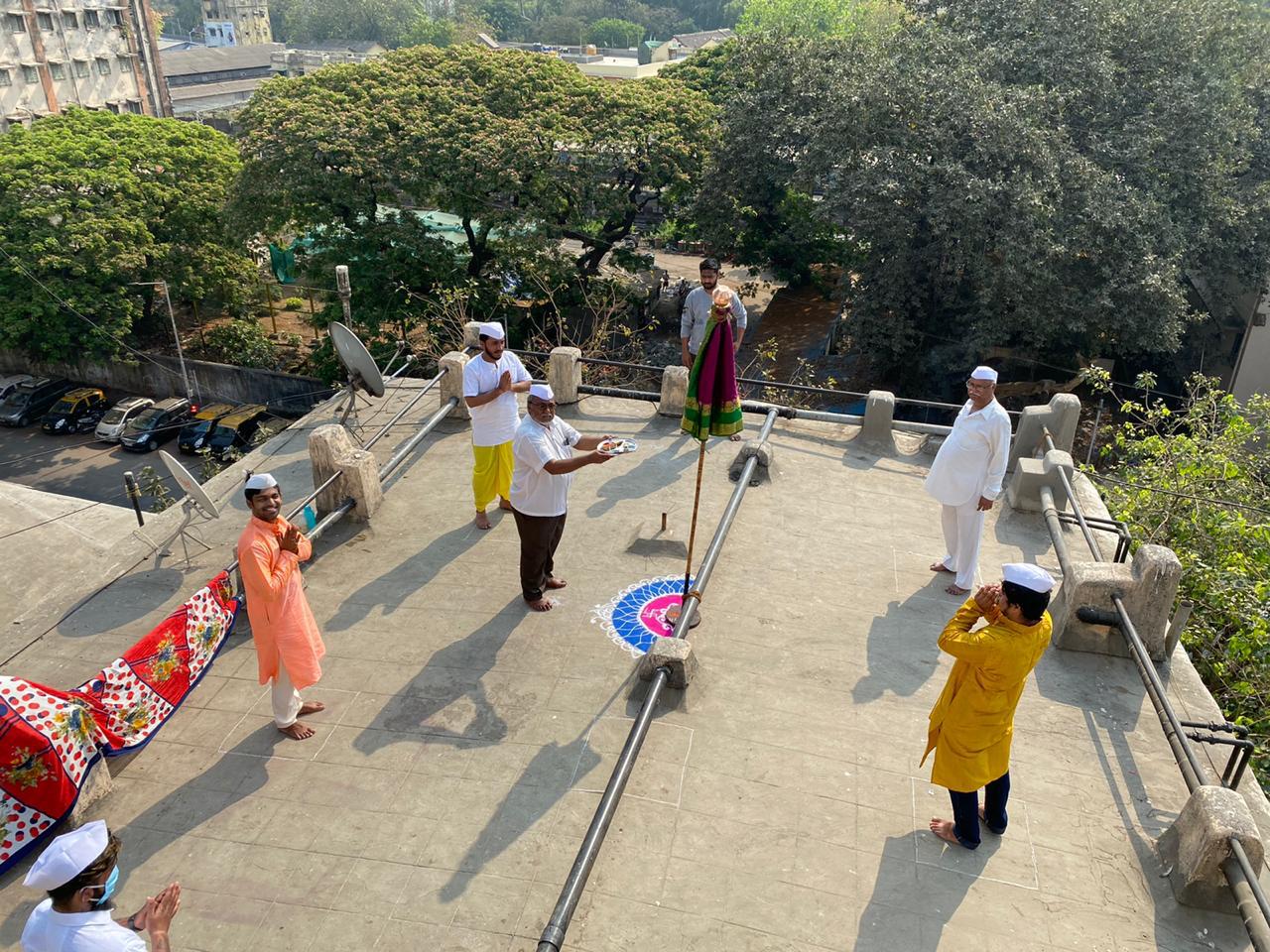 Amid 21-day lockdown during coronavirus outbreak, Mumbaikars practice social distancing on Gudi Padwa