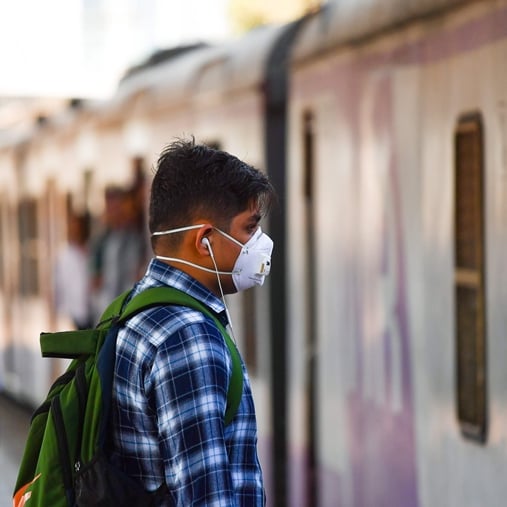 Attention Mumbaikars! Now essential service providers will need travel pass for night curfew hours, weekend lockdown