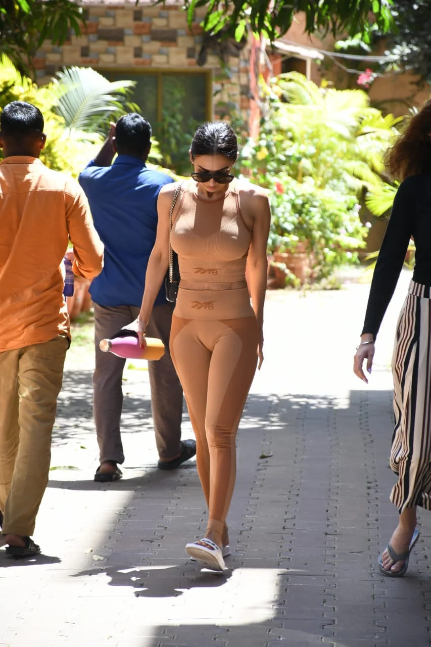 Katrina or Malaika - who wore the Rs 15K Reebok x Victoria Beckham ensemble better?