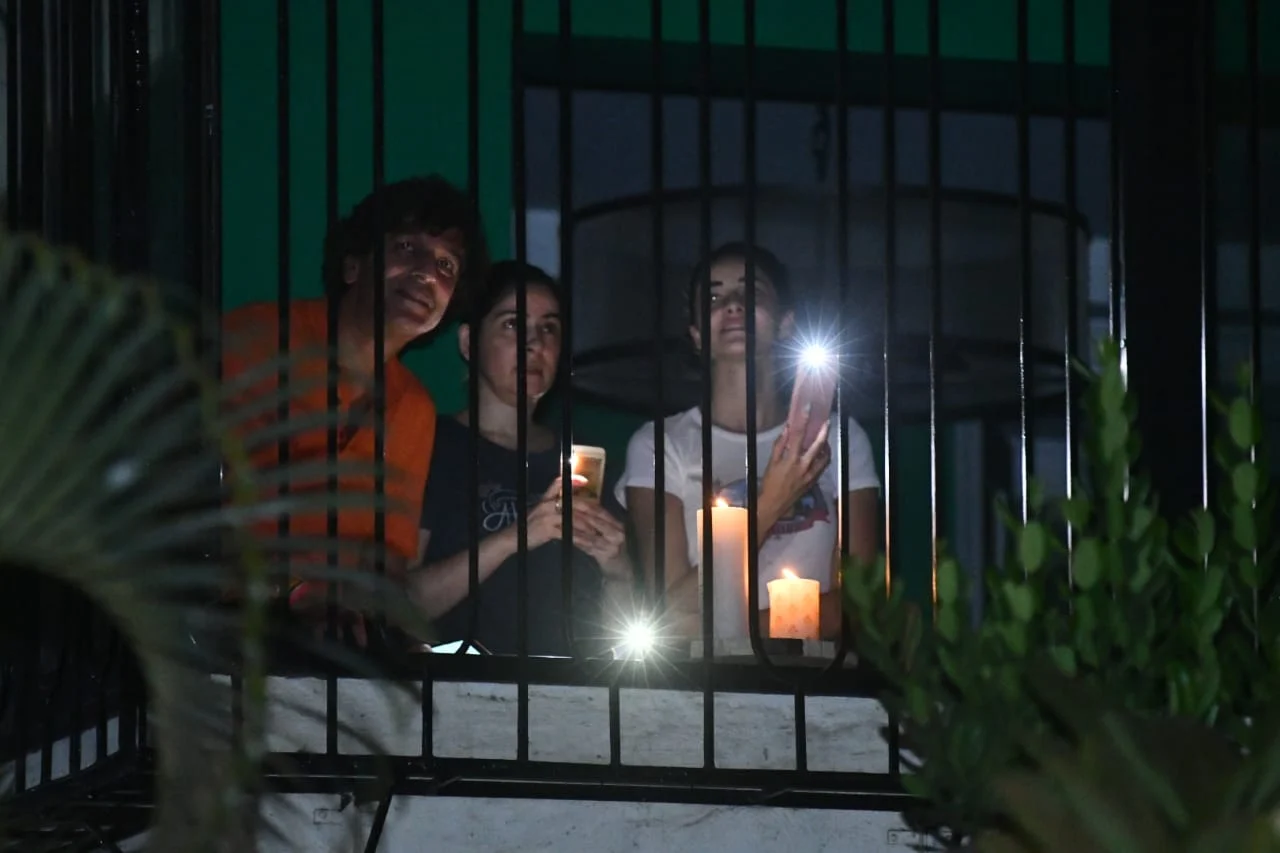 In Pics: How Mumbai lit diyas and candles observing PM Modi's 9 baje 9 minutes appeal