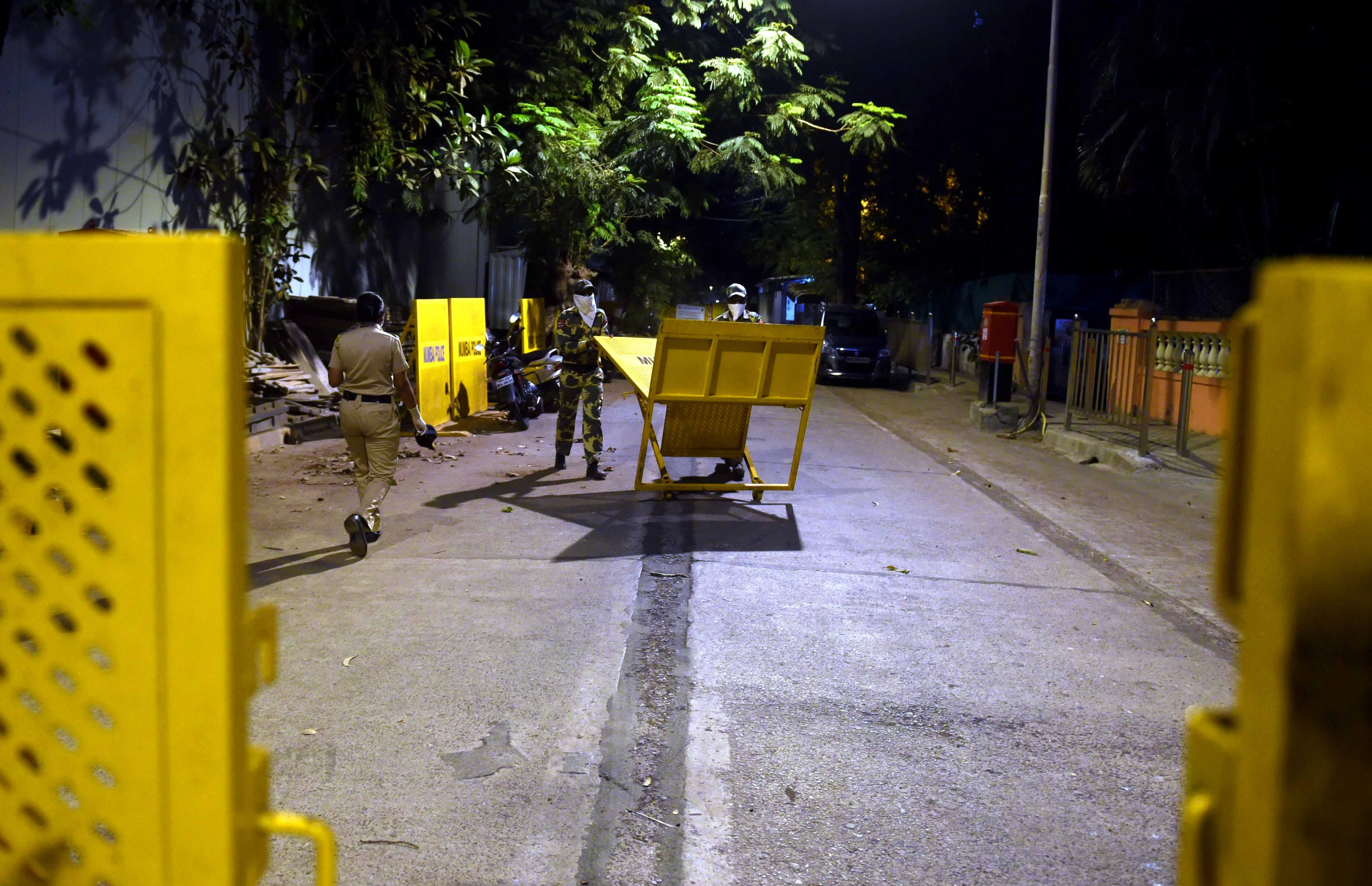 In Pics: Mumbai under coronavirus lockdown -- here's how the city looked on Monday