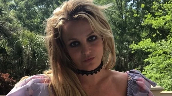 Britney Spears Tweaks Iconic Song Baby One More Time To Promote Social Distancing Britney Spears Tweaks Iconic Song Baby One More Time To Promote Social Distancing