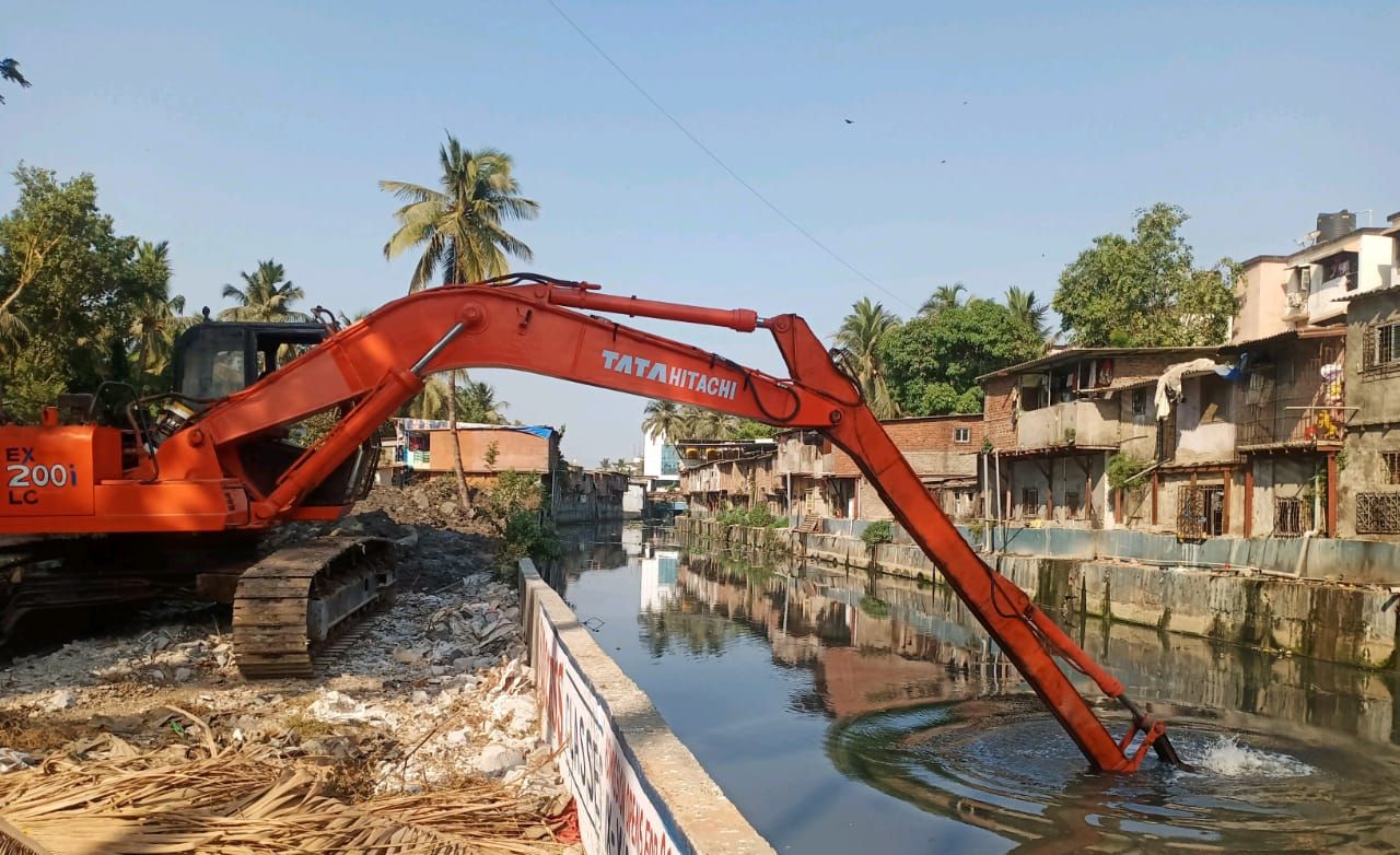 Mumbai: Amid lockdow BMC starts pre-monsoon preparations including desilting of nullahs, resurfacing roads
