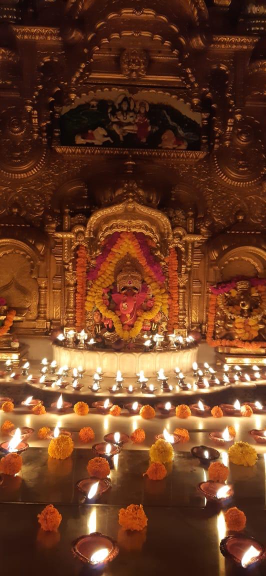 In Pics: How Mumbai lit diyas and candles observing PM Modi's 9 baje 9 minutes appeal