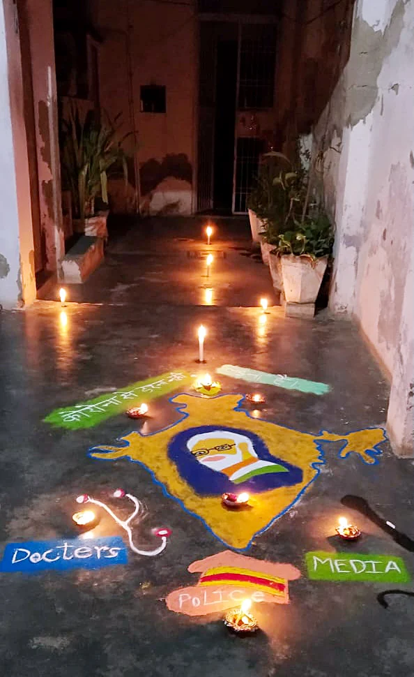 In Pics: How Mumbaikars responded to PM Modi's 9 Baje 9 Minutes appeal