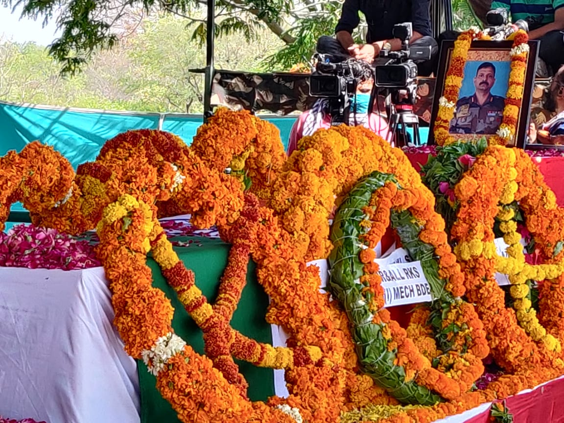 A wreath laying ceremony was held at the Jaipur Military Station's 61 Cavalry ground, where Chief Minister Gehlot and Lt Gen Kler paid their last respects to the slain officer
