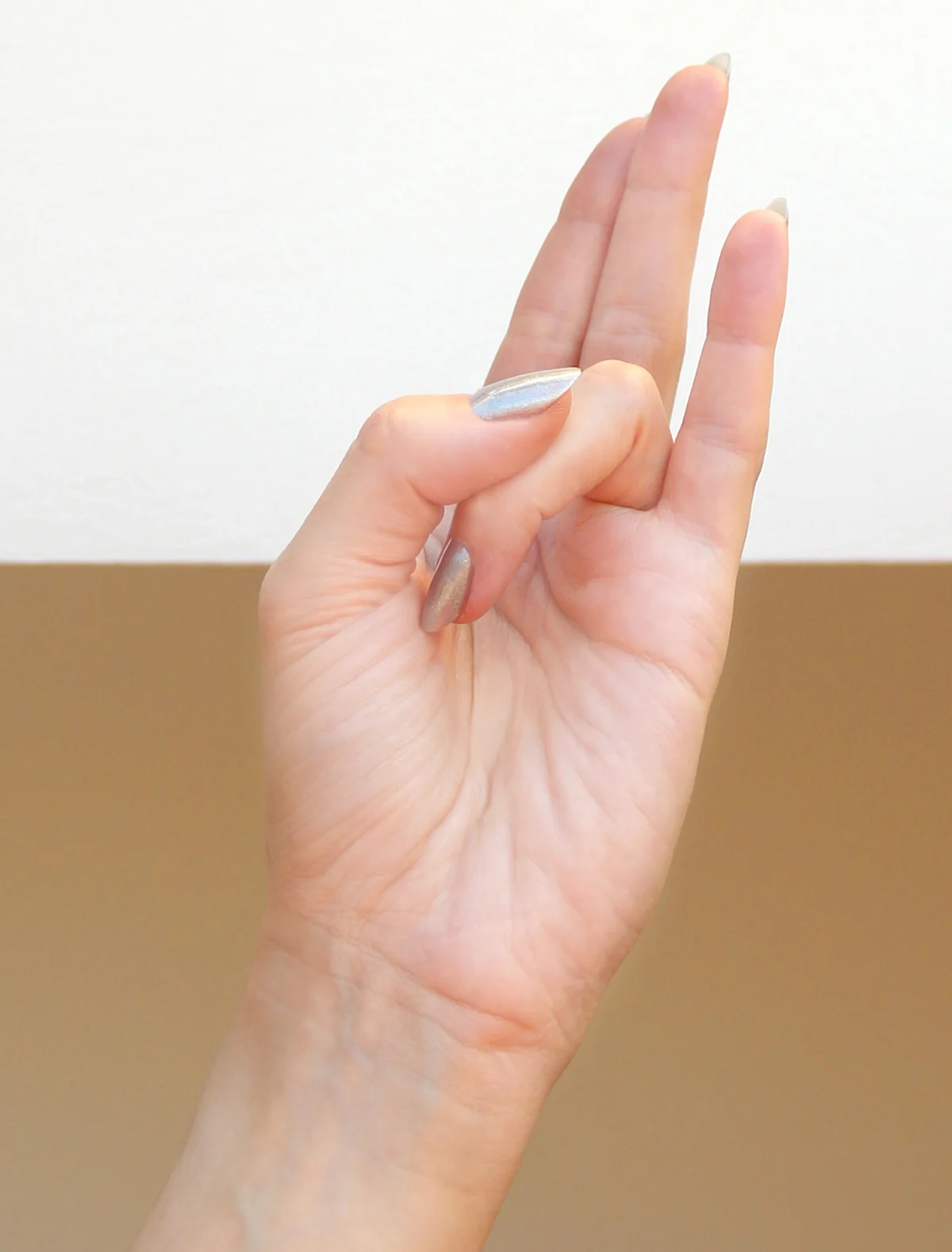 Agni mudra