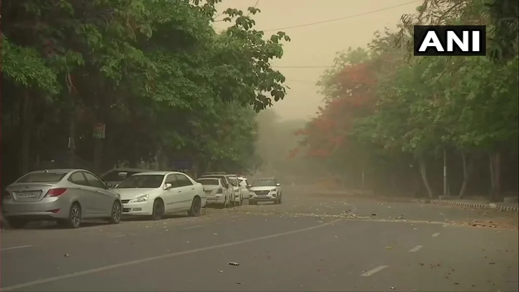 A massive dust storm hits Delhi's Vasant Vihar area