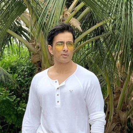 After arranging buses for migrant workers, Sonu Sood airlifts 177 Odia girls from Kerala