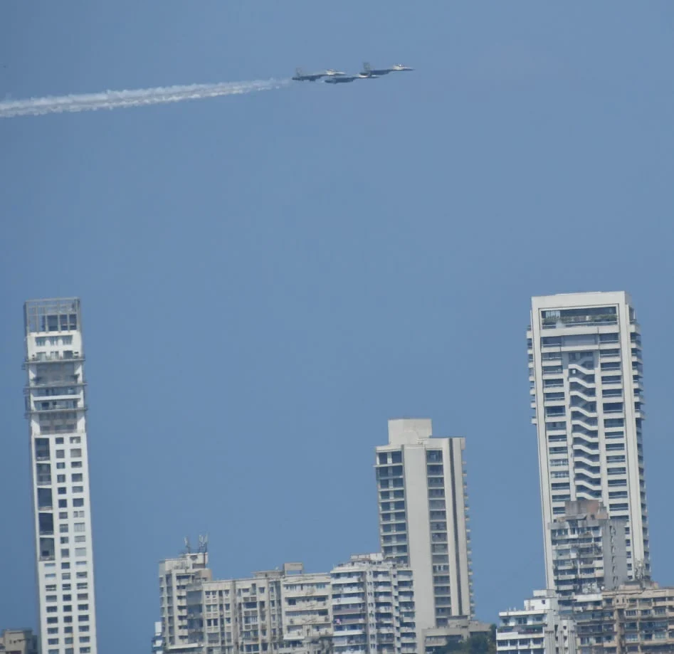 Su30 fighter aircrafts flypast at Marine Drive as a tribute to corona warriors on Sunday