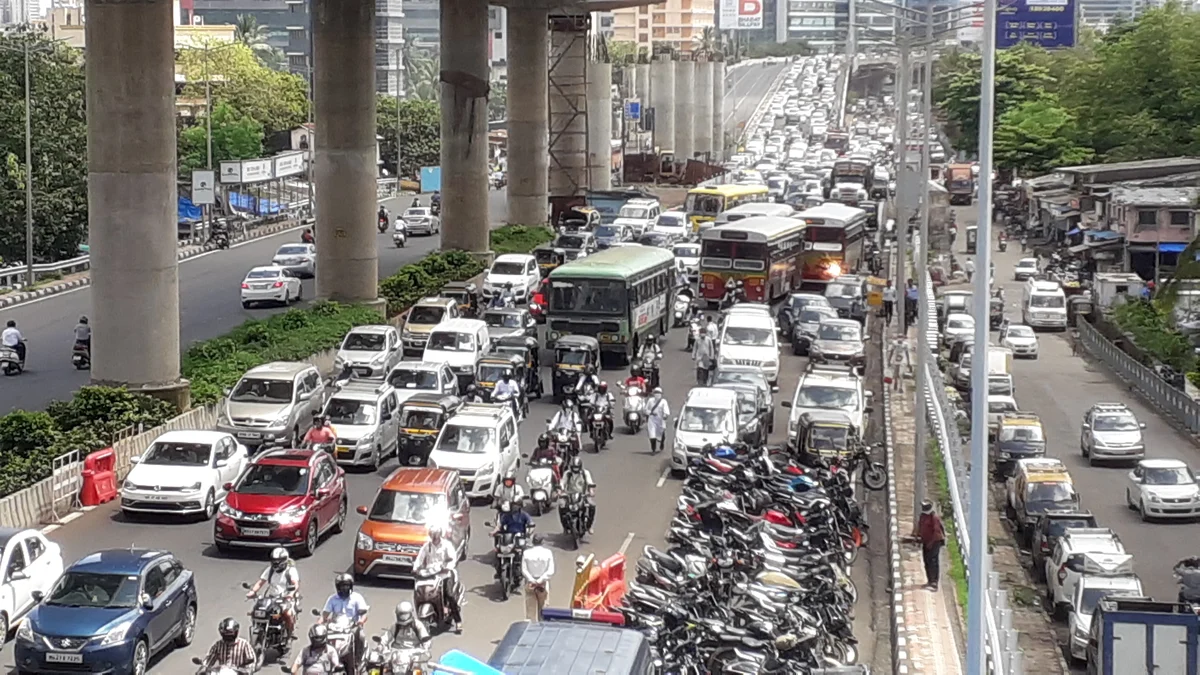 Watch Pics and videos of Mumbai traffic shows life has returned to normal
