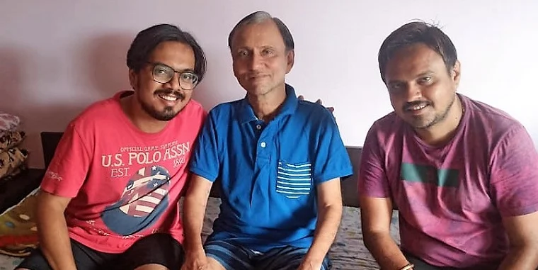 Ashok Manrupchand Jain (centre) with sons Kalpesh (left) and Jayesh