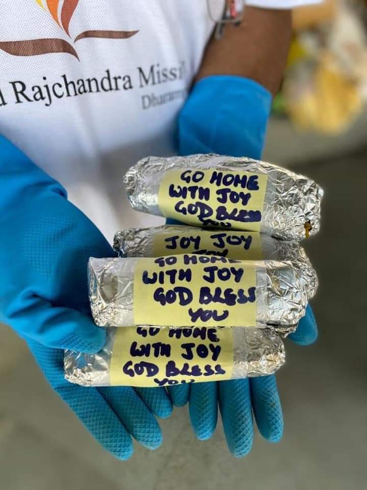 Theplas come to the rescue of migrant workers stuck in Mumbai