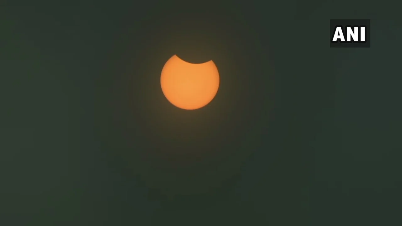 Gujarat: #SolarEclipse2020 seen in the skies of Gandhinagar.
