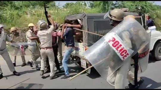 In Pictures: Violence over reservation in teacher's recruitment escalates in Rajasthan's Dungarpur
