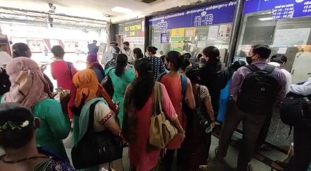 Thane: Long queue of women seen at Dombivli station after Railways permit them to travel