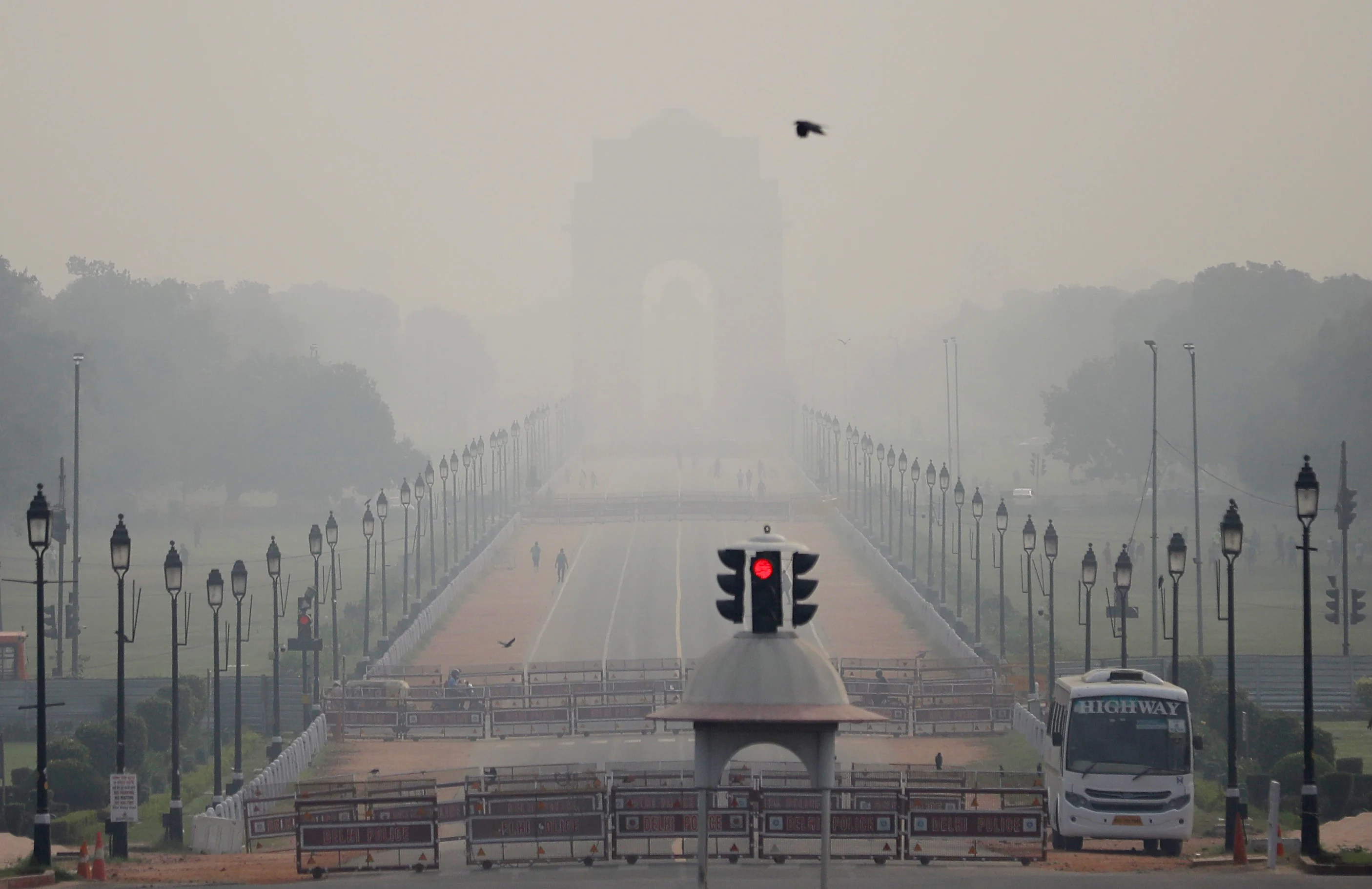 A view of India Gate hiding in smog as the air quality deteriorates in the national capital with rising of pollutants in the atmosphere, in New Delhi on Wednesday.