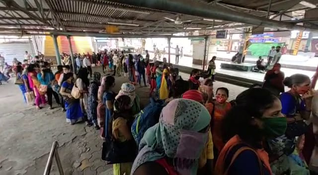 Thane: Long queue of women seen at Dombivli station after Railways permit them to travel