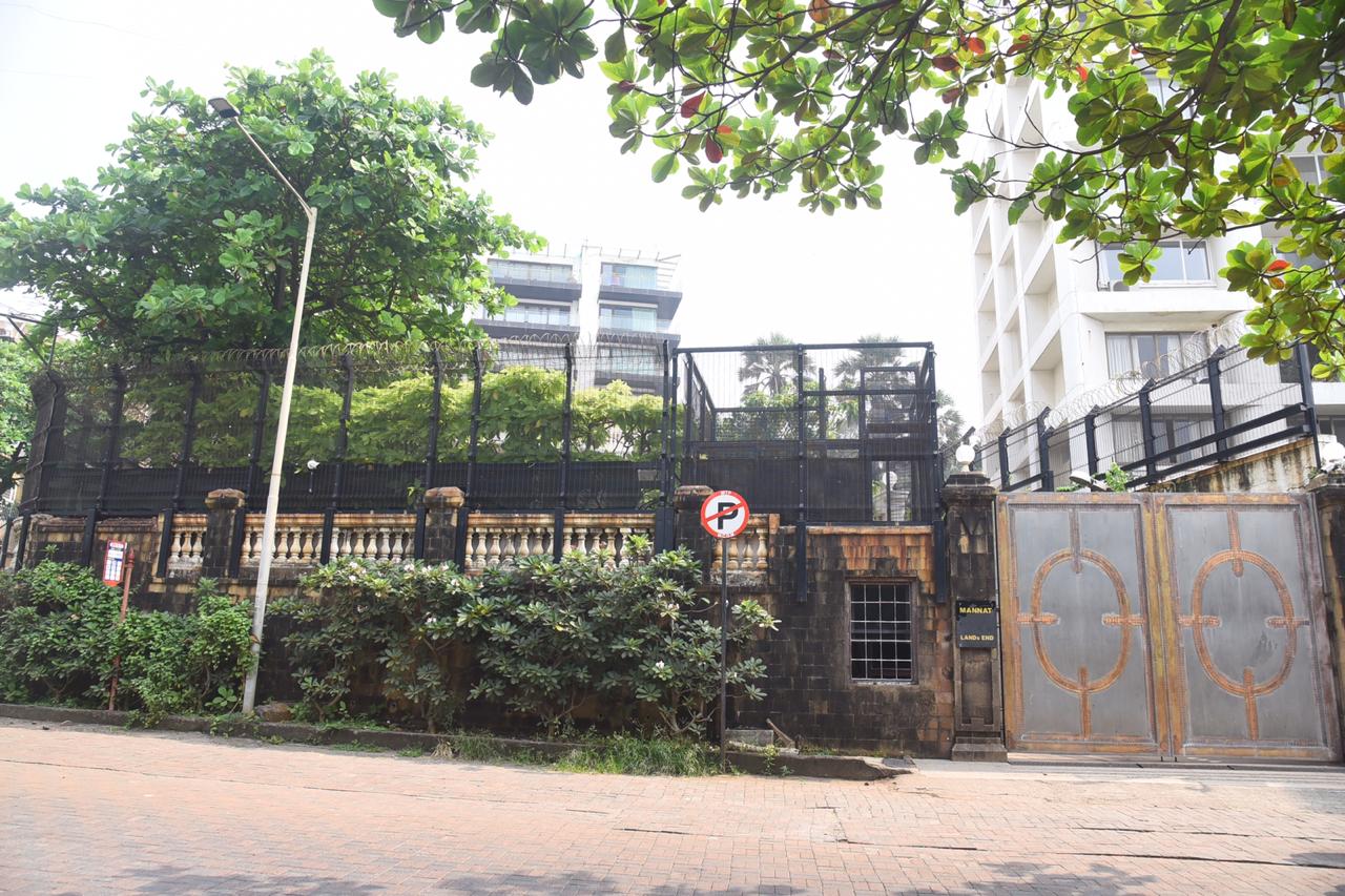 Pics: In a first, Shah Rukh Khan’s Mumbai abode Mannat remains vacant on his 55th birthday