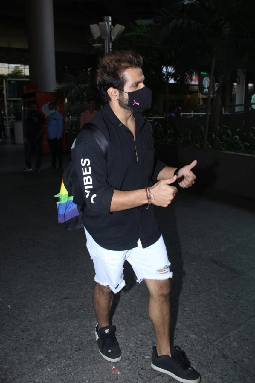 Ritvik Dhanjani at the airport