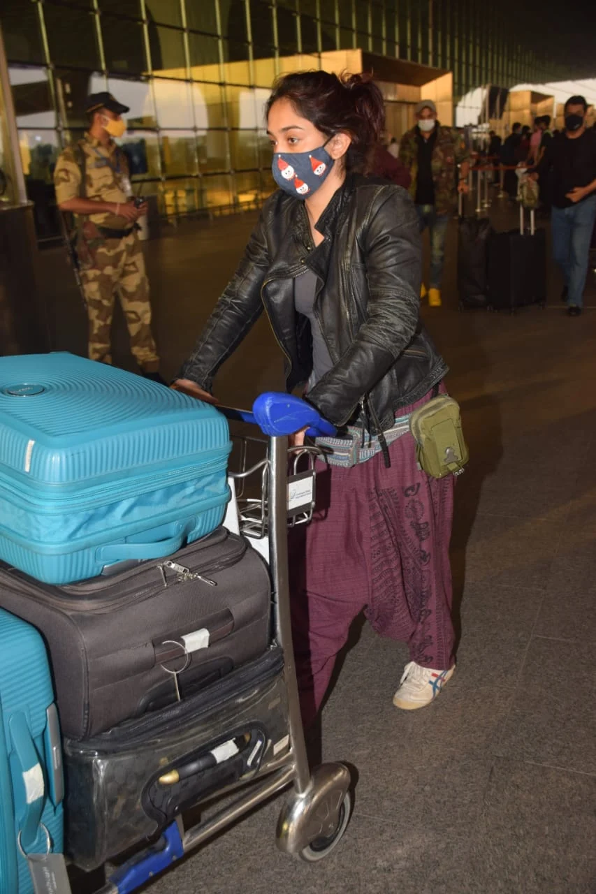 Airport Diaries: Aamir Khan-Kiran Rao, Tiger Shroff-Disha Patani spotted leaving town ahead of New Year 2021