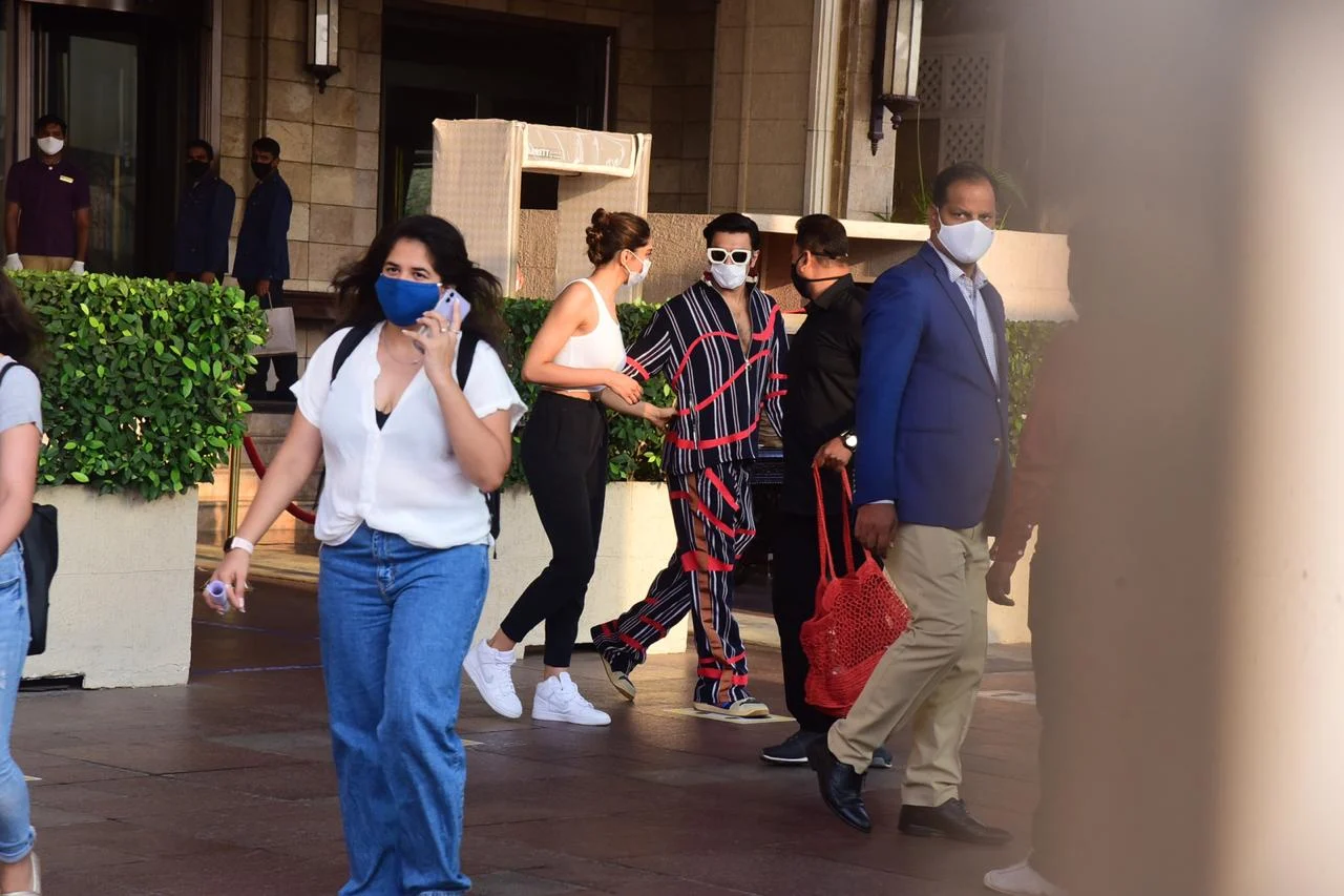 Watch: Doting husband Ranveer Singh sees off Deepika Padukone as she leaves for Alibaug with Sidhant Chaturvedi