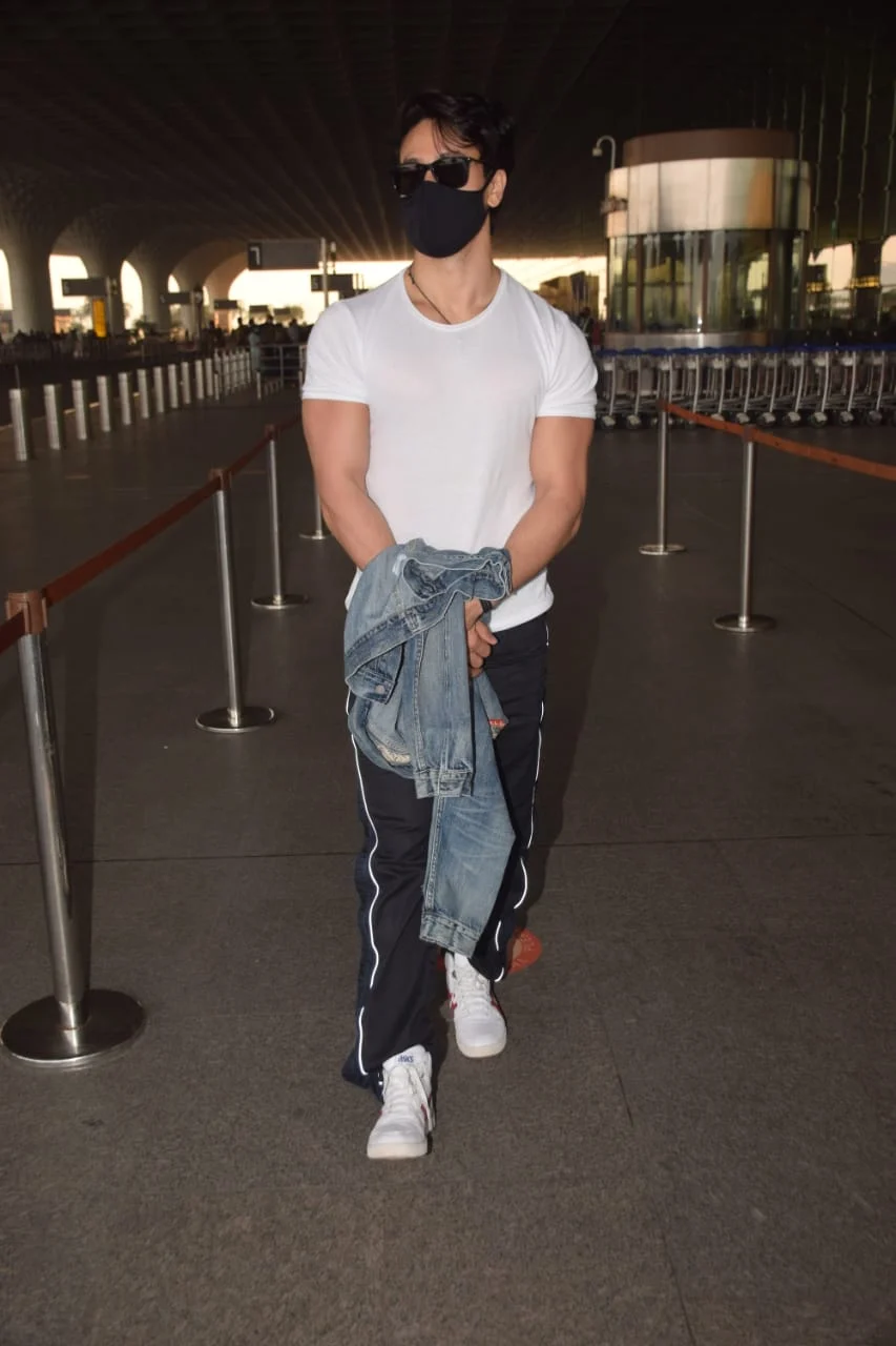 Airport Diaries: Aamir Khan-Kiran Rao, Tiger Shroff-Disha Patani spotted leaving town ahead of New Year 2021
