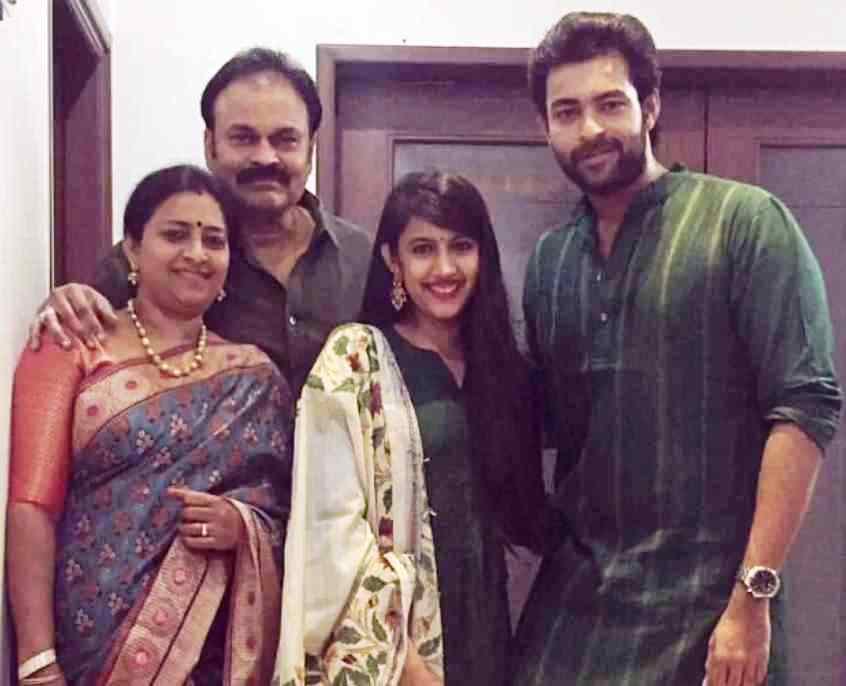 Niharika Kondela with herFther Nagendra Babu, Mother Padmaja Kondela and Brother Varun Tej