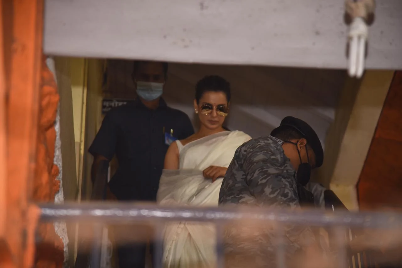 Mumbai: Kangana Ranaut arrives at Bandra Police station to record statement in sedition case; see pics