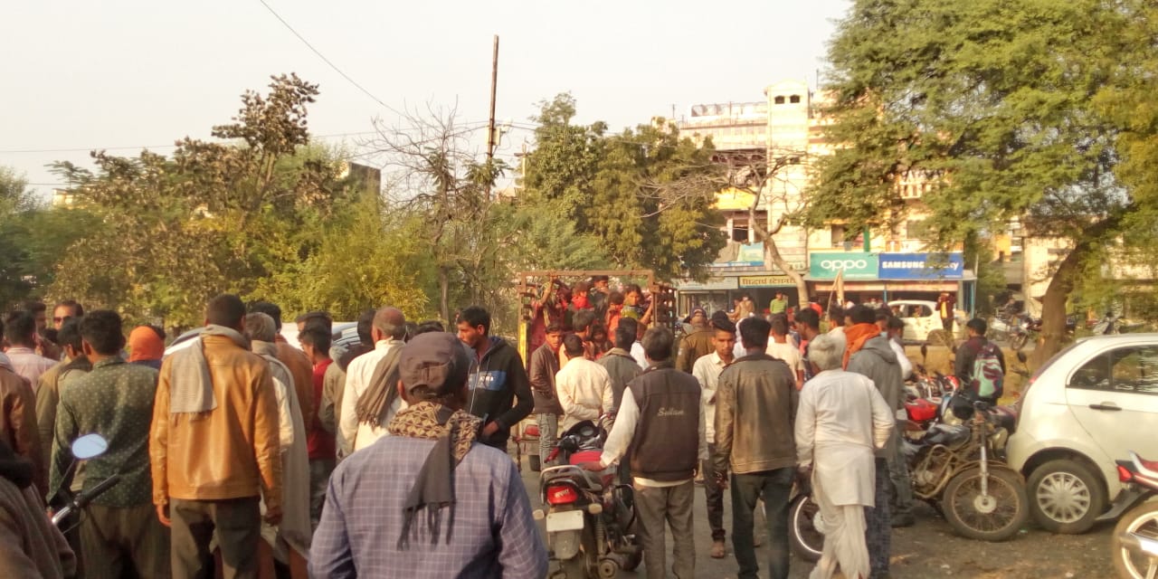 Madhya Pradesh: ASP Rajesh Kumar Yadav visits Kalsia village, assures villagers to swipe off Kanjar gangs