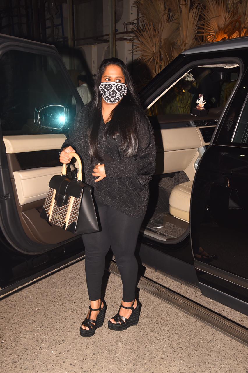 In Pics: Shilpa Shetty, Arpita Khan Sharma, Manish Malhotra and other Bollywood celebs spotted in Mumbai