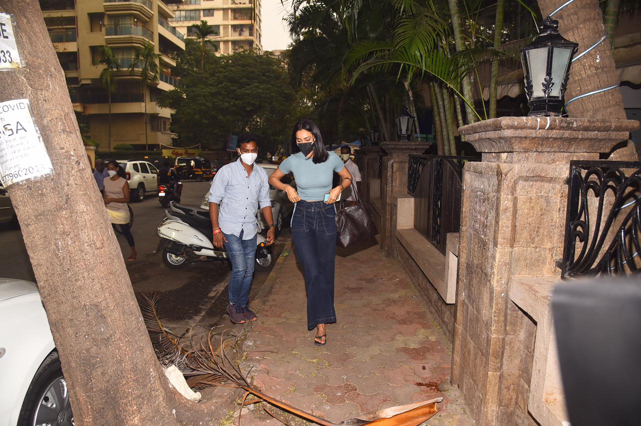 In Pics: Shilpa Shetty, Arpita Khan Sharma, Manish Malhotra and other Bollywood celebs spotted in Mumbai