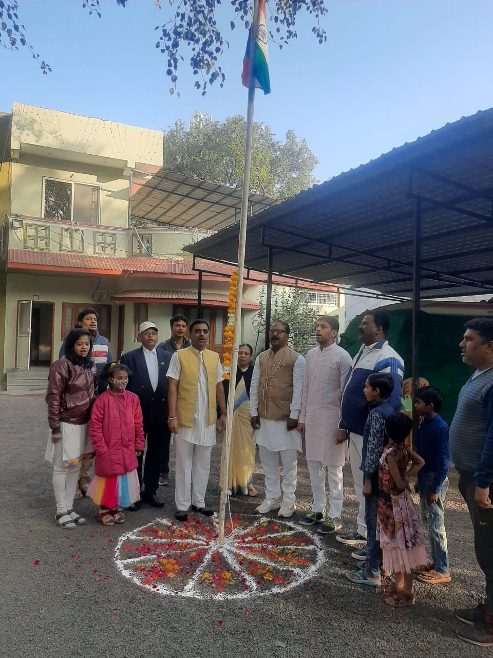 Madhya Pradesh: Cabinet minister Rajvardhan Singh Dattigaon hoists national flag in Dhar