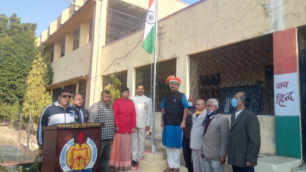 Madhya Pradesh: Tourist song and tagline makers in Mandsaur get Rs 30K on Republic Day