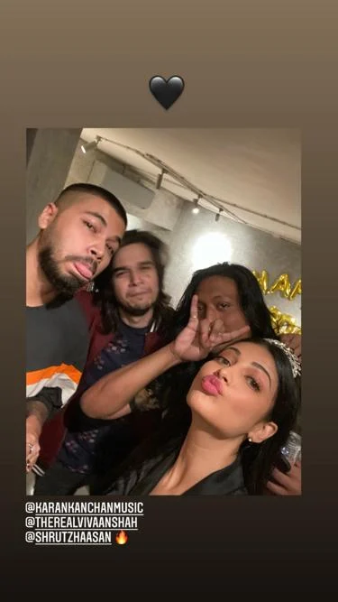 Watch: Beau Santanu Hazarika saves Shruti Haasan from hassle at Mumbai airport