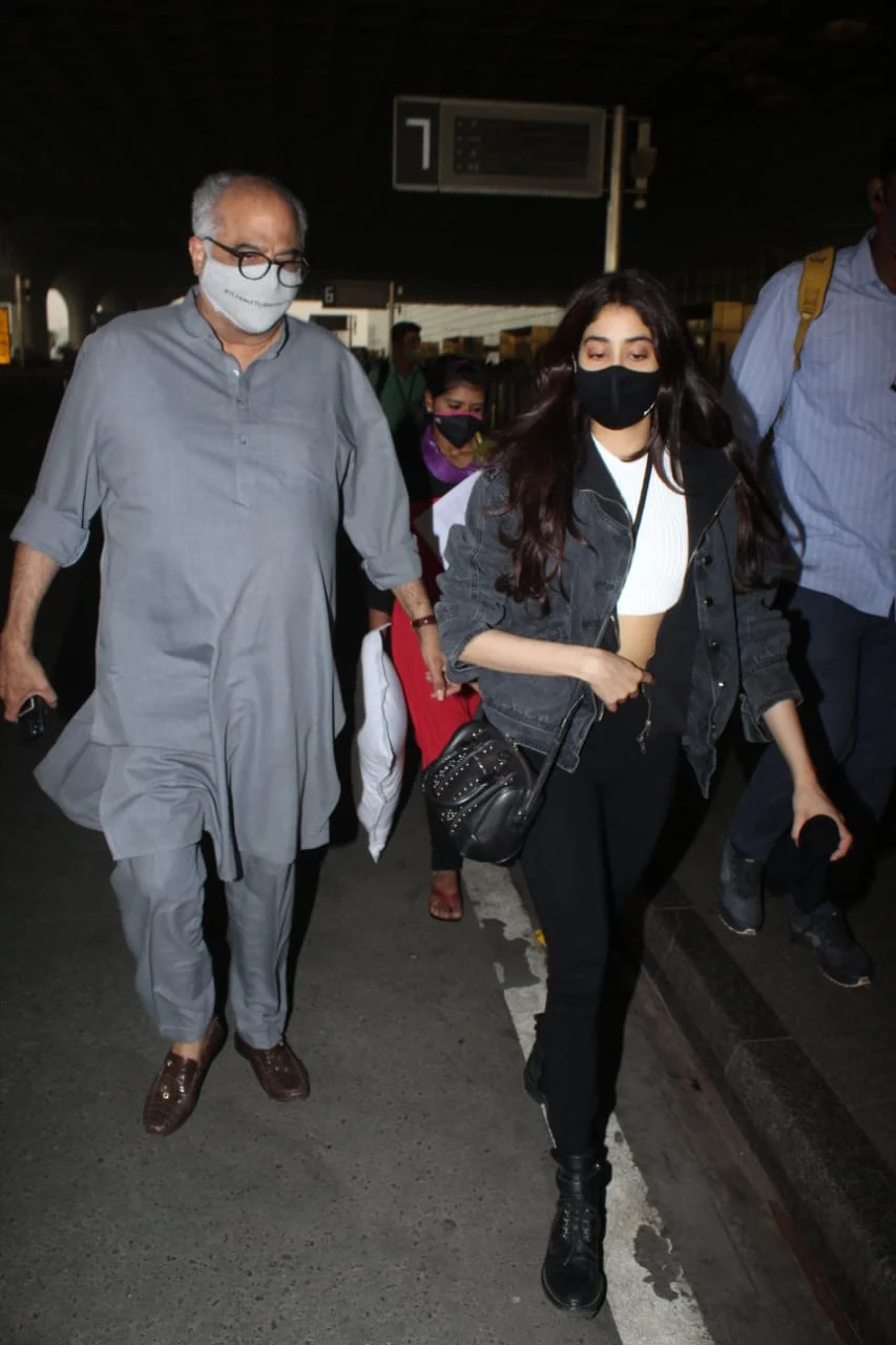 Janhvi and Boney Kapoor at the airport